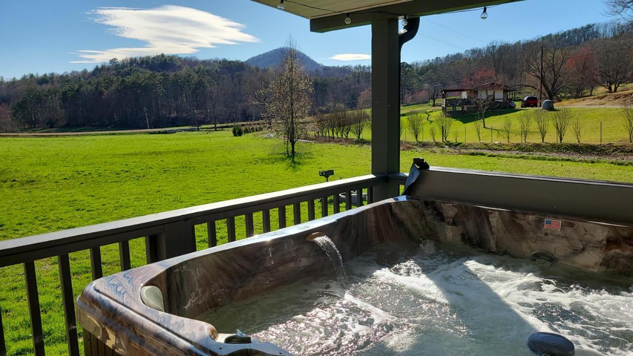 Cozy With Full View Of The Mountains! Hébergement de vacances