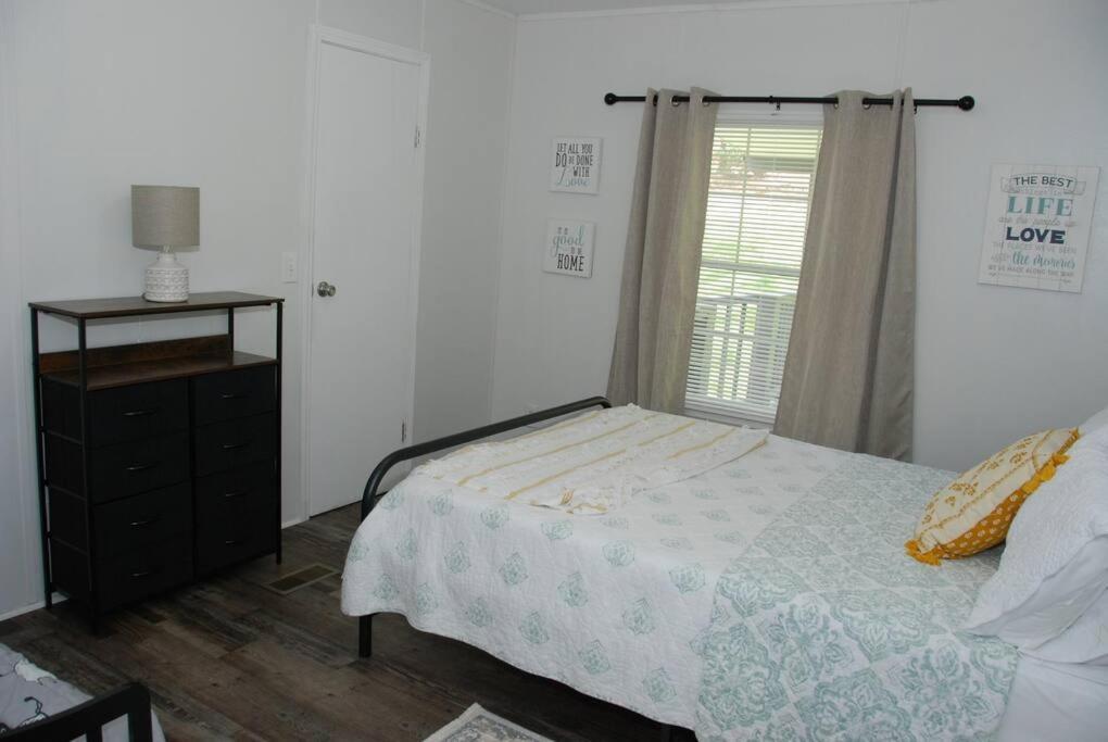 Cozy With Full View Of The Mountains!